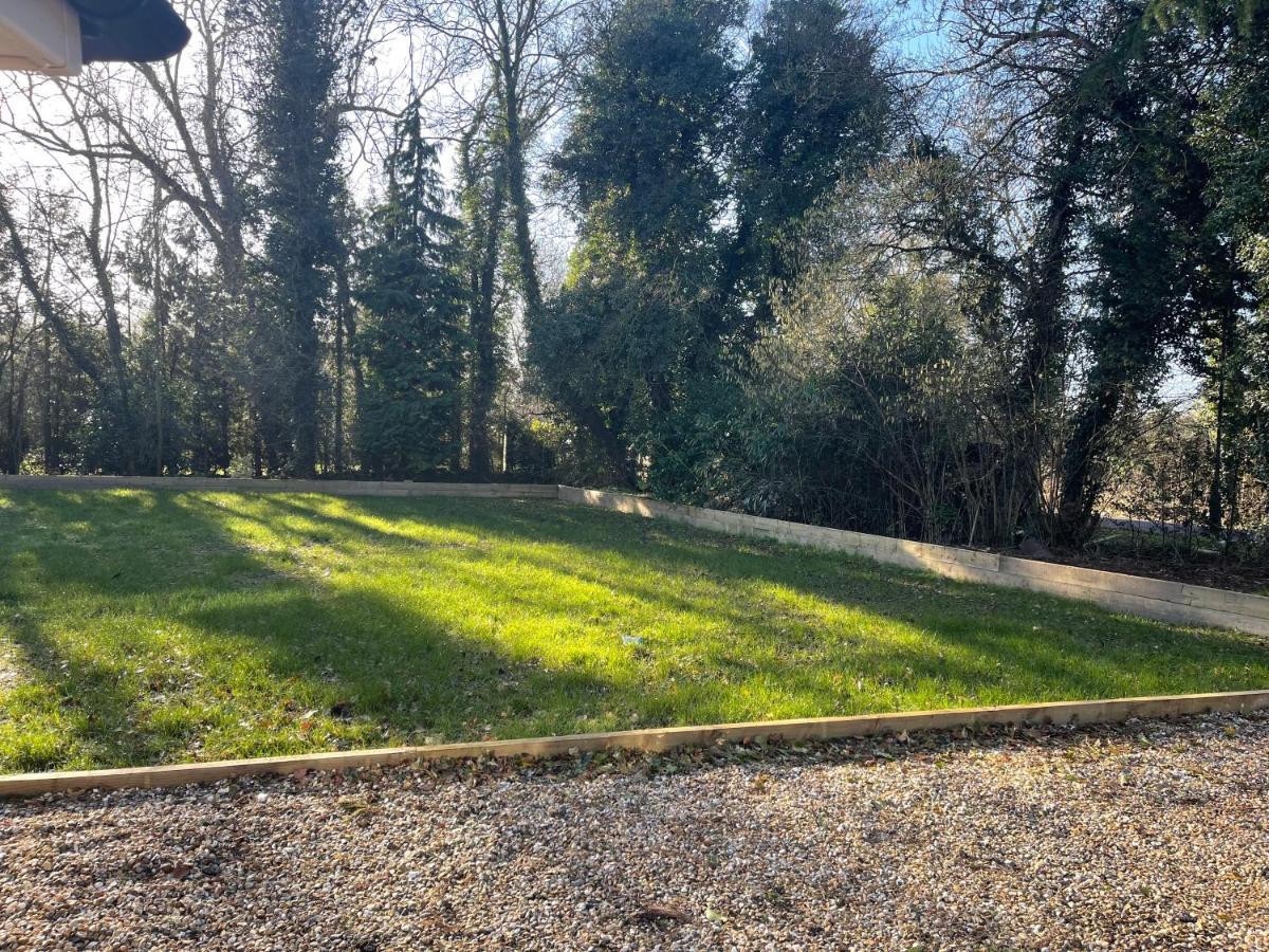 Da Vinci Guest House & Guest Parking, A Real Gem Crawley (West Sussex) Exterior foto