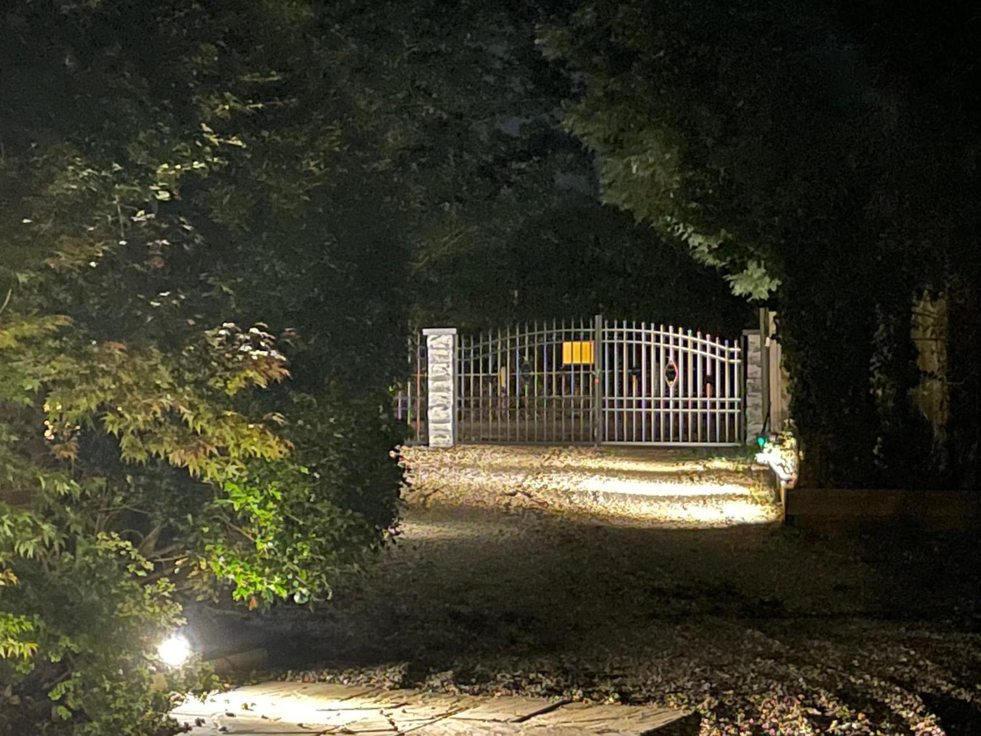 Da Vinci Guest House & Guest Parking, A Real Gem Crawley (West Sussex) Exterior foto