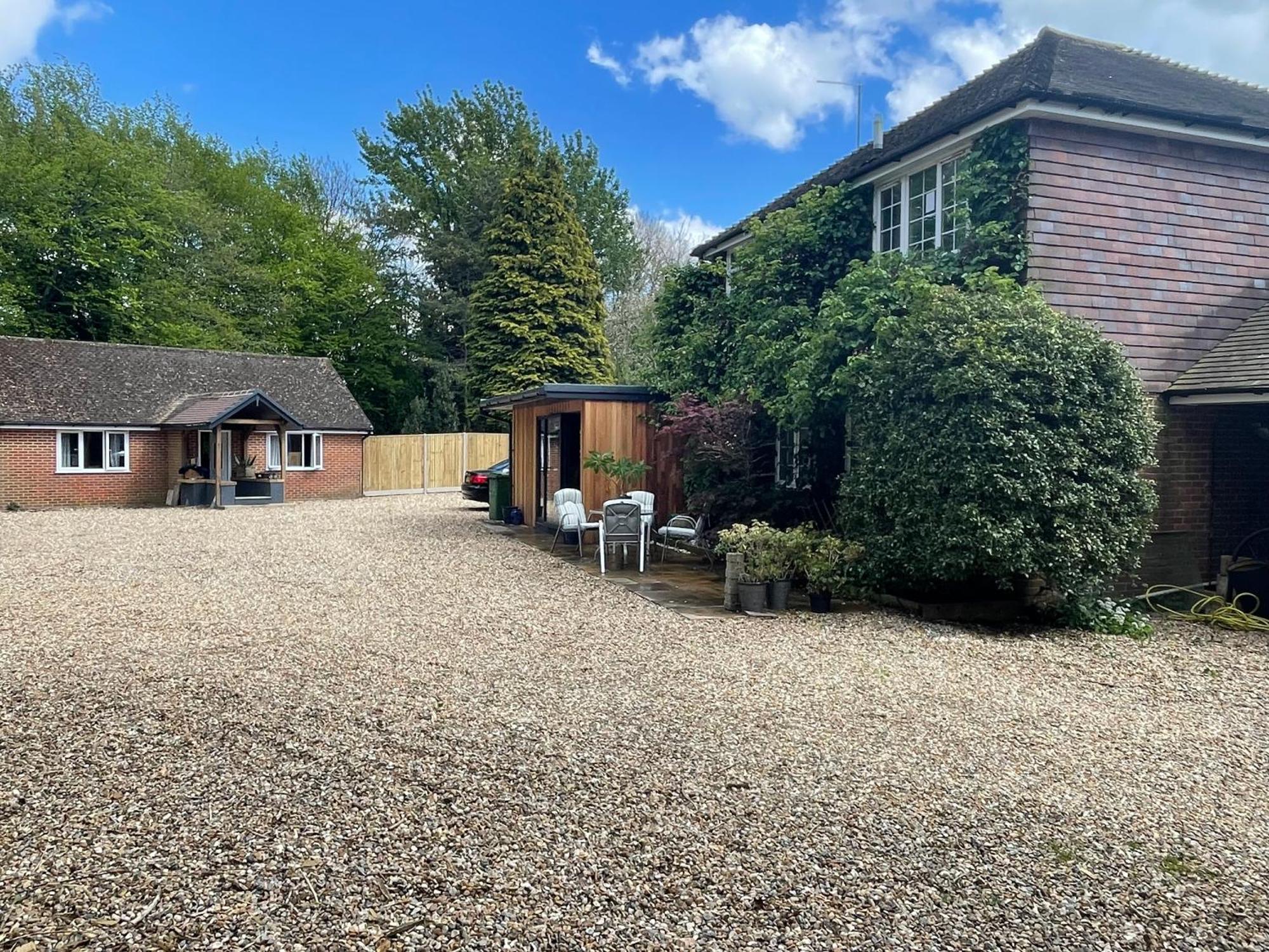 Da Vinci Guest House & Guest Parking, A Real Gem Crawley (West Sussex) Exterior foto