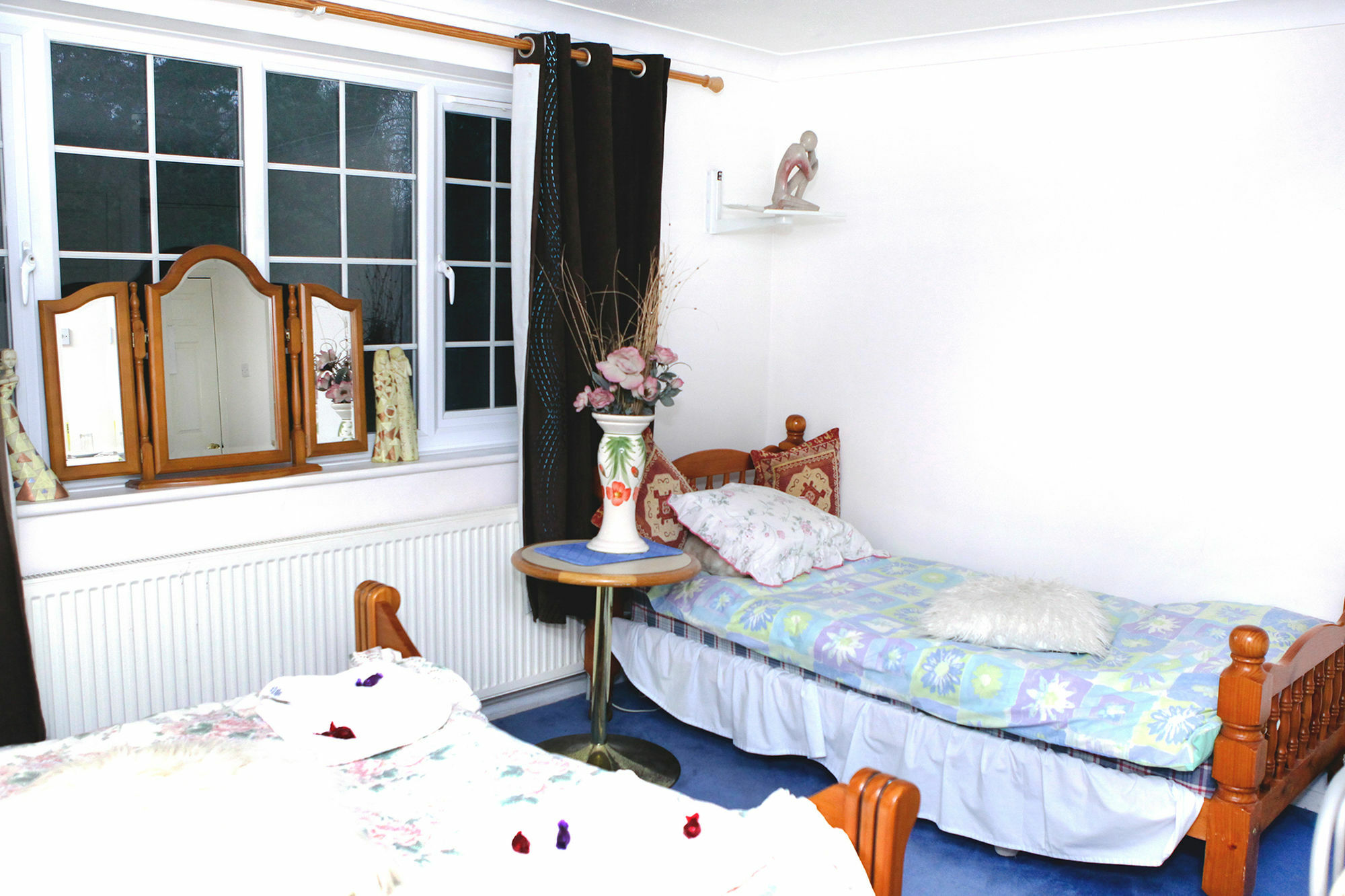Da Vinci Guest House & Guest Parking, A Real Gem Crawley (West Sussex) Exterior foto