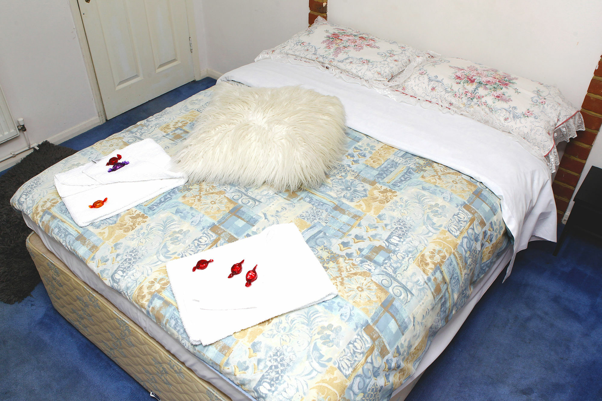 Da Vinci Guest House & Guest Parking, A Real Gem Crawley (West Sussex) Exterior foto